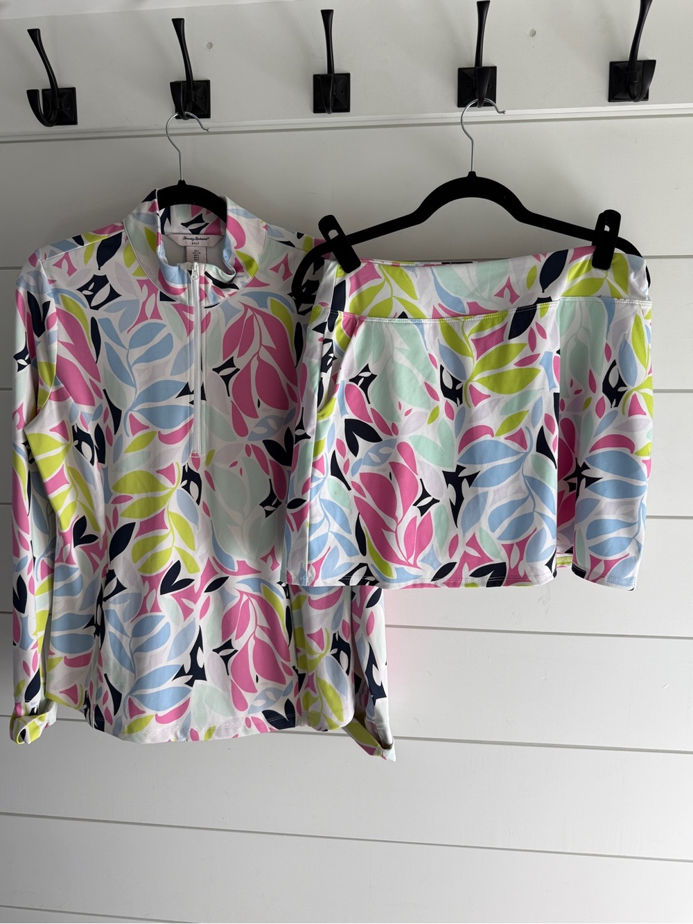 *Tommy Bahama White Zip-Front Top & Skort Set with Pink, Blue & Lime Leaf Print
